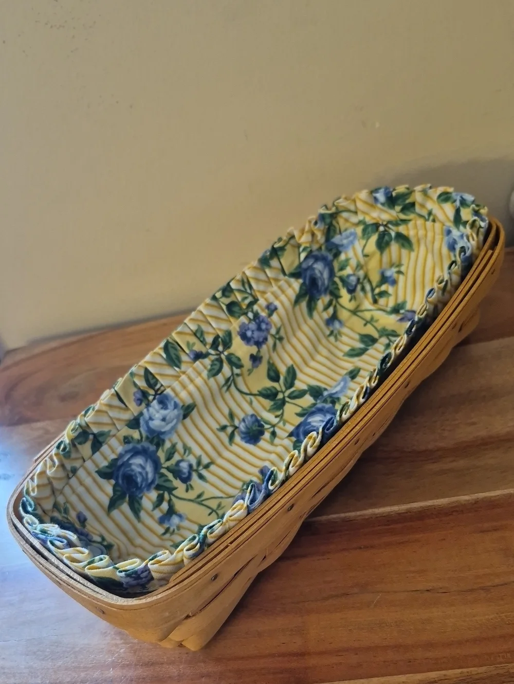 Vintage 1997 Longaberger Cracker Basket w/ Divider, Protector & 3 Liners